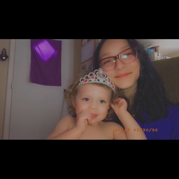 Meet your Posher, Elizabeth - Picture 4 of 4